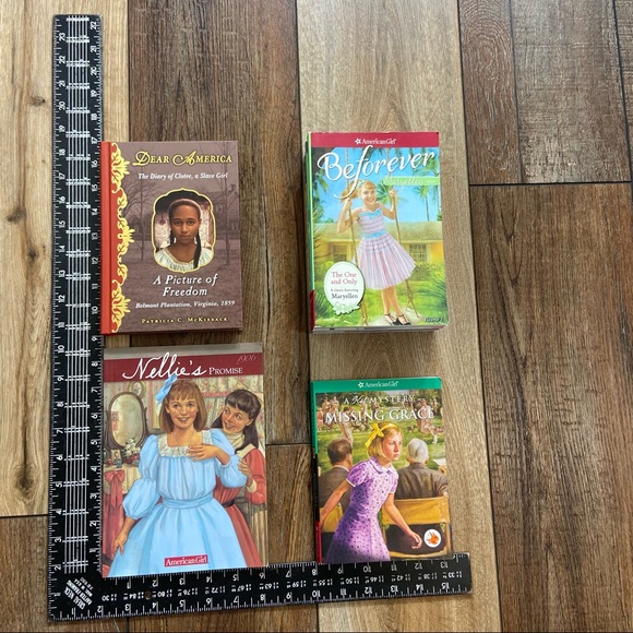 Variety Bundle of 7 American Girl and Character Chapter Books - Picture 7 of 7